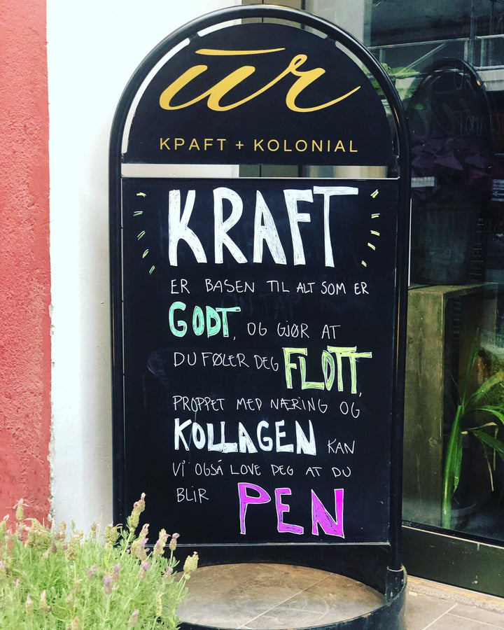 Gatebukken utenfor UR, august 2019